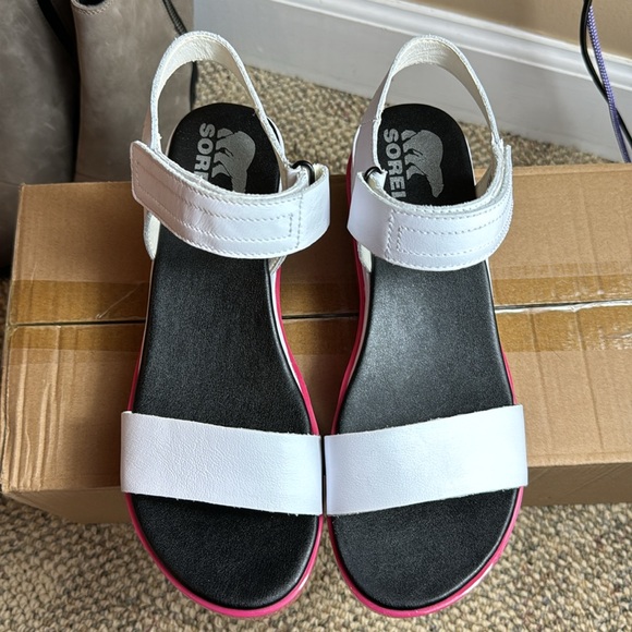 NWOT • Sorel • Cameron™ Flatform Sandal • 🖤🩷🤍 White/Punch Pink 🤍🩷🖤 • 8.5 - Picture 5 of 15